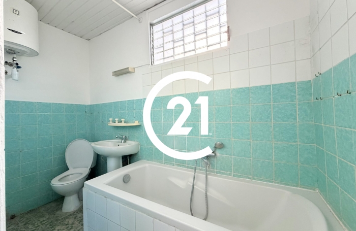 Location Local commercial 33m&sup2; 2 pièces Fort de france