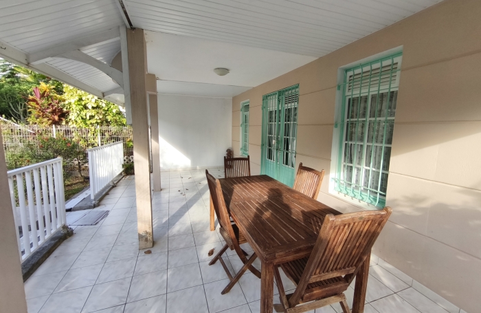 MAISON MEUBLEE, JUMELEE EN DUPLEX - TERREVILLE