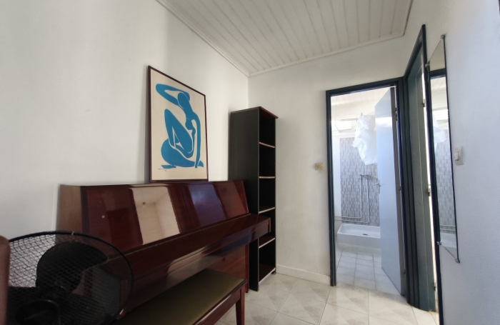 MAISON MEUBLEE, JUMELEE EN DUPLEX - TERREVILLE
