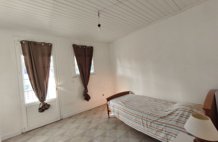 MAISON MEUBLEE, JUMELEE EN DUPLEX - TERREVILLE
