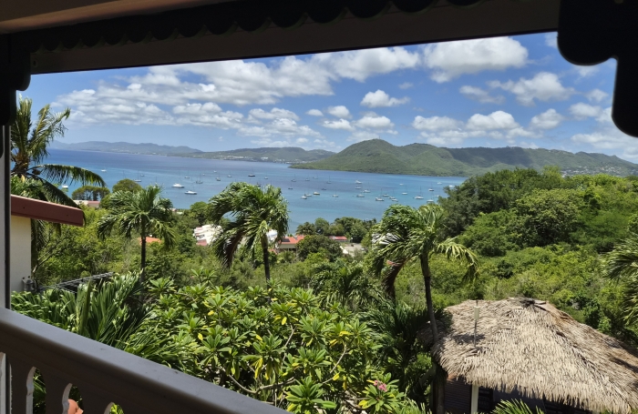 Appartement F2/F3 meubl&eacute; avec vue mer dans r&eacute;sidence avec piscine