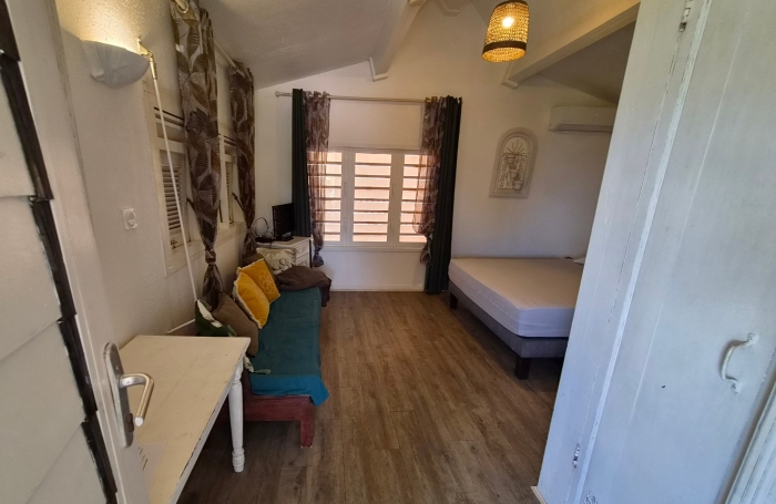 Appartement F2/F3 meubl&eacute; avec vue mer dans r&eacute;sidence avec piscine