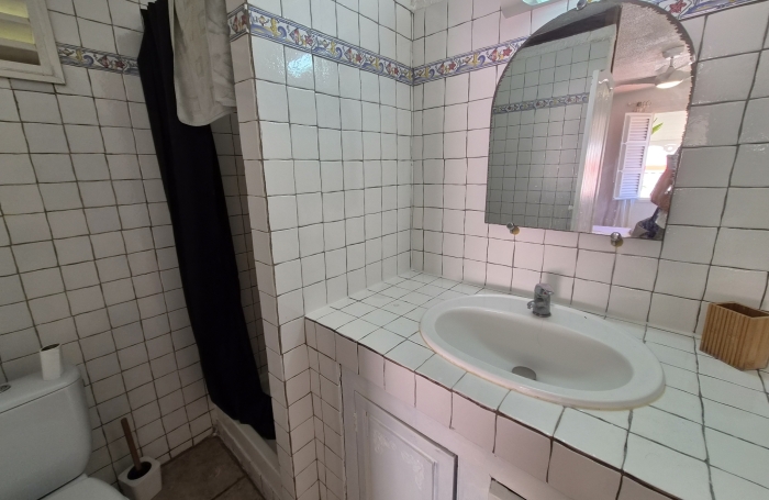 Appartement F2/F3 meubl&eacute; avec vue mer dans r&eacute;sidence avec piscine
