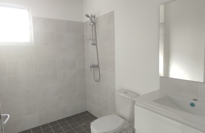 jolie maison Jumel&eacute;e en duplex- plafond de revenu impos&eacute;