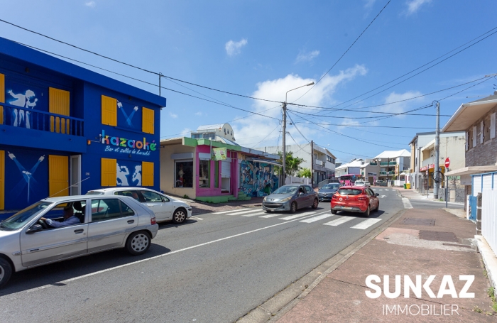 Location Local commercial 76m² Saint-Pierre