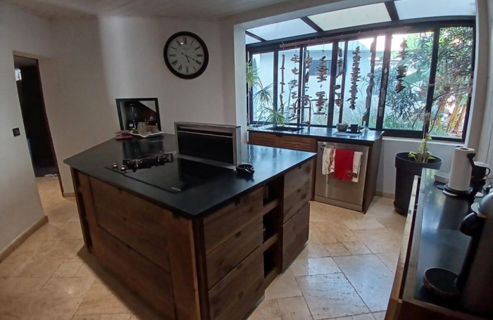 Vente Maison 275m&sup2; 10 pi&#232;ces Saint Gilles les Bains