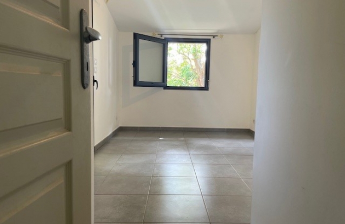 VILLA FAMILIALE ST FRANCOIS LIBRE DE TOUTE OCCUPATION T5/6