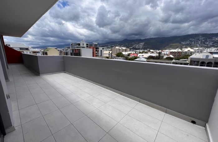 T4 DERNIER ETAGE VARANGUE/TERRASSE 22m2