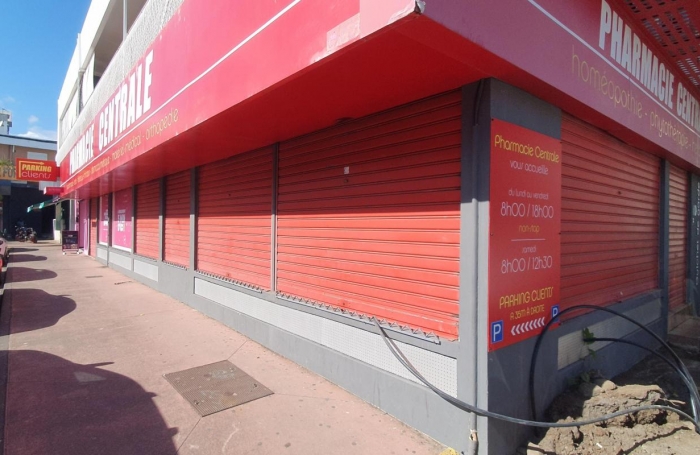 Location Local commercial 390m&sup2; 2 pi&#232;ces Saint Louis