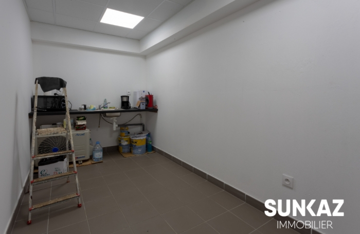 Location Local commercial 51m² 2 pièces Saint-Pierre