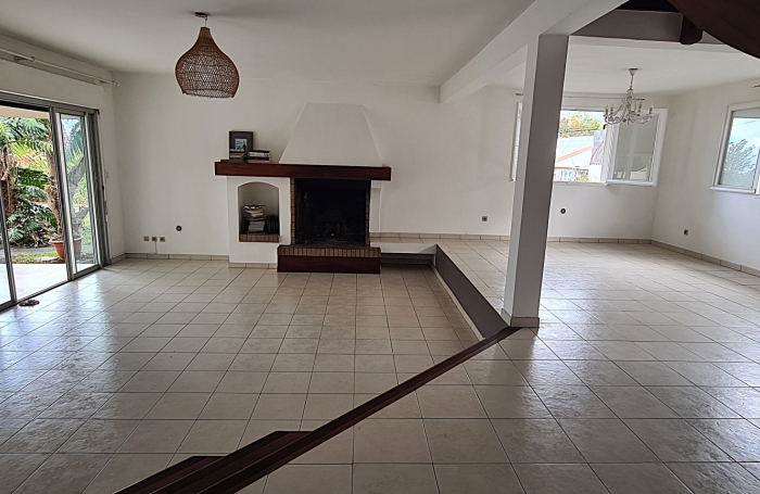 Vente Maison 165m&sup2; 5 pi&#232;ces Saint Gilles Les Hauts