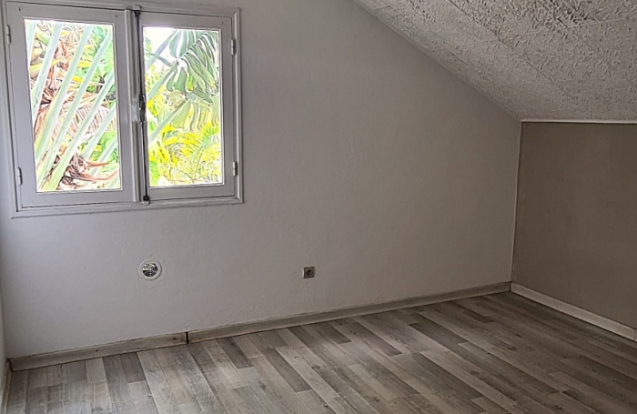 Vente Maison 165m&sup2; 5 pi&#232;ces Saint Gilles Les Hauts