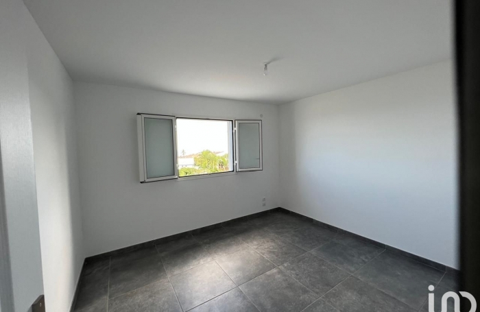 Location Maison 112m&sup2; 5 pi&#232;ces Saint Gilles Les Hauts