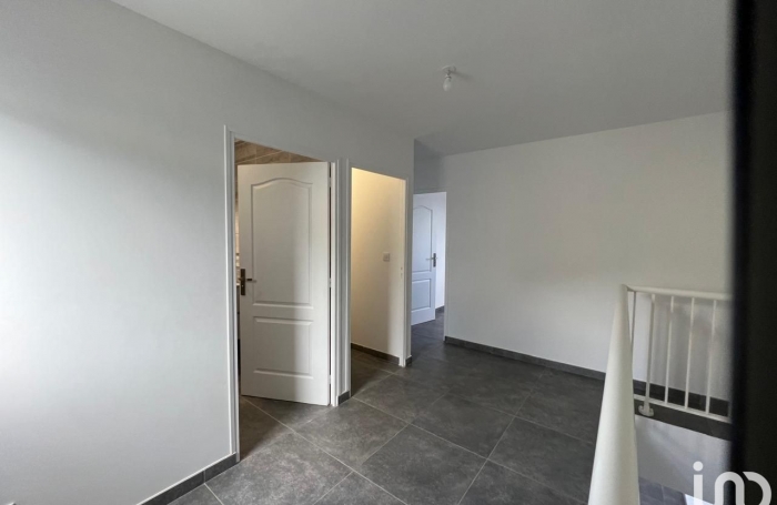 Location Maison 112m&sup2; 5 pi&#232;ces Saint Gilles Les Hauts