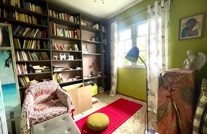 À vendre : Villa spacieuse de 240 m2 à Sainte Clotilde, secteur Bois de Nèfles