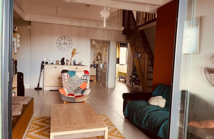 Vente Appartement 96m&sup2; 4 pi&#232;ces Etang-Sale