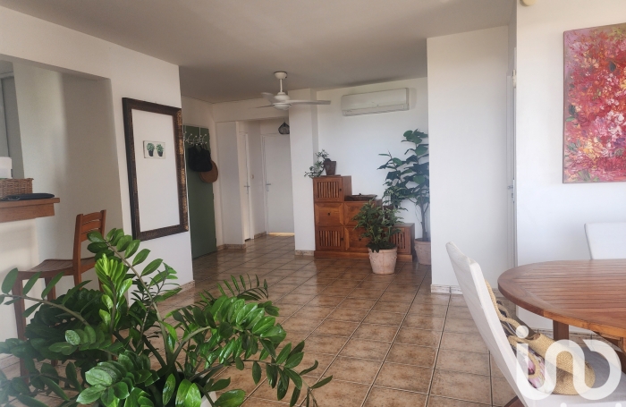 Vente Appartement 117m&sup2; 4 pi&#232;ces Saint Gilles les Bains