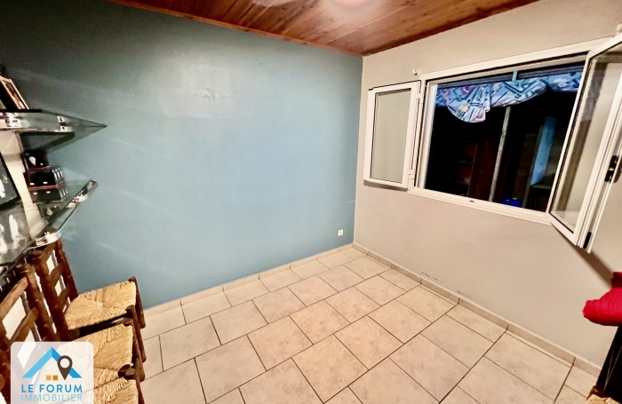 PETITE ILE 97429 - VILLA T4 - BEAUX VOLUMES - QUARTIER CALME - PROCHE COMMODIT&Eacute;S