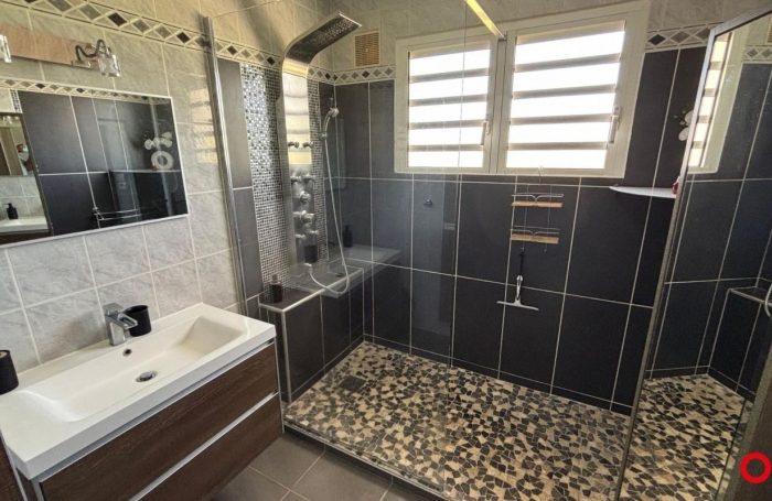 Vente Maison 100m&sup2; 4 pi&#232;ces Sainte Suzanne