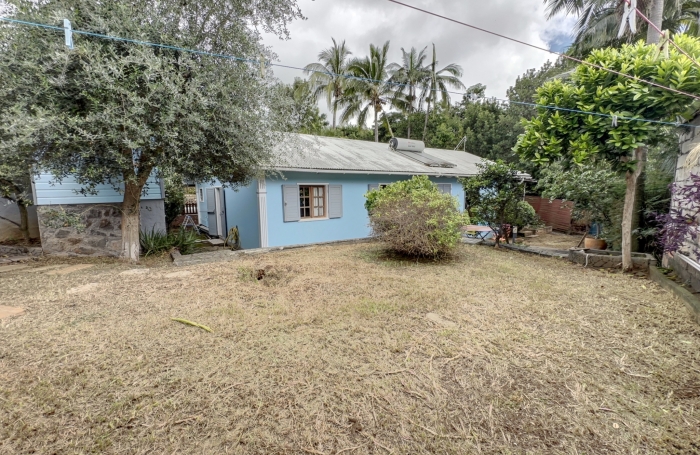 MAISON F6+STUDIO+PISCINE SUR 700m2