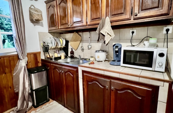 SAINT PIERRE 97410 - BELLE VILLA HABITABLE DE SUITE - EMPLACEMENT DE CHOIX