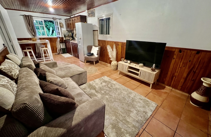 SAINT PIERRE 97410 - BELLE VILLA HABITABLE DE SUITE - EMPLACEMENT DE CHOIX