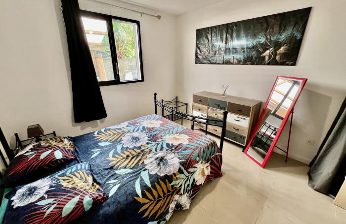 PETITE ILE 97429 - CHARMANTE VILLA FONCTIONNELLE - SECTEUR PRISÉ - VUE DEGAGÉE