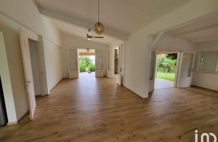 Vente Maison 150m&sup2; 4 pi&#232;ces Saint Gilles les Bains