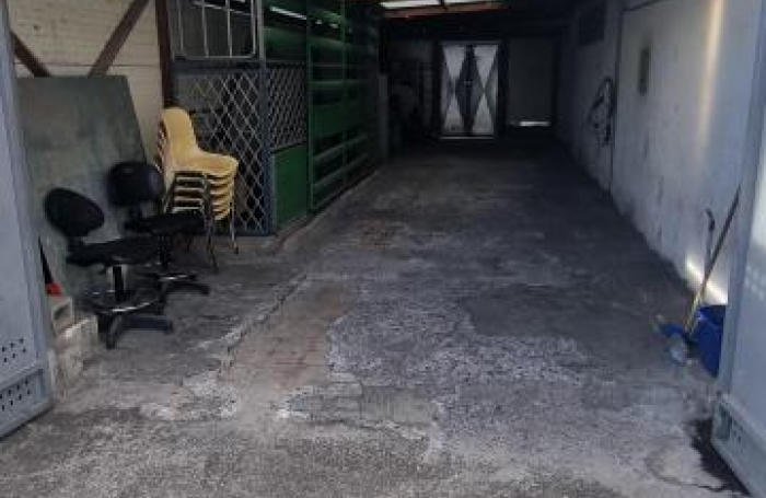 Location Local commercial 1500m&sup2; 1 pi&#232;ce Le Port