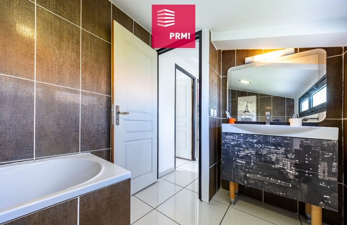 Vente Maison 147m&sup2; 6 pi&egrave;ces Saint-Leu