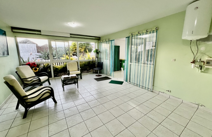 PETITE ILE 97429 - VILLA F3 + SOUS SOL AMÉNAGÉ - CONFORTABLE - SPACIEUSE - QUARTIER CALME