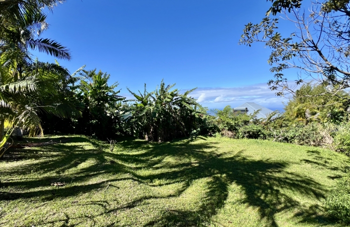 PETITE ILE 97429 - TERRAIN EN ZONE UC - CONSTRUCTIBLE ET BIEN PROPORTIONNÉ - AU CALME