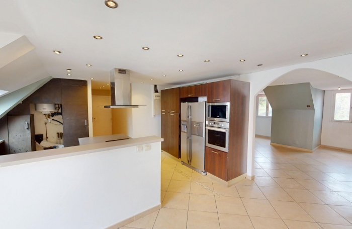 Vente Appartement 98m&sup2; 5 pi&egrave;ces Saint Denis