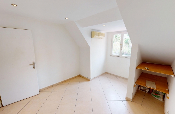 Vente Appartement 98m&sup2; 5 pi&egrave;ces Saint Denis