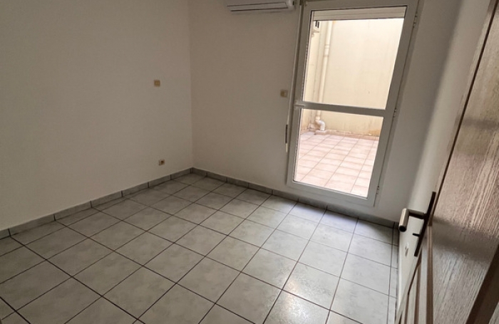 Vente Appartement 90m&sup2; 4 pi&#232;ces Sainte Suzanne