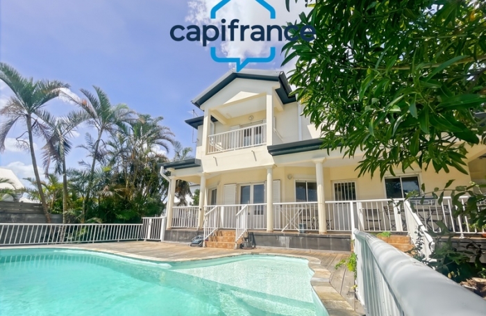 Vente Maison 197m&sup2; 8 pi&#232;ces Sainte Suzanne