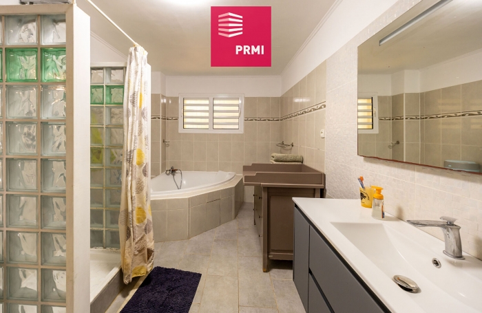 Vente Maison 213m&sup2; 8 pi&egrave;ces Saint Paul