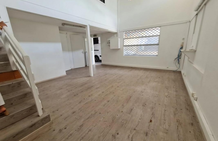 Location Local commercial 75m&sup2; 2 pi&#232;ces Saint Paul