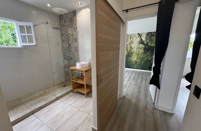 Location Local commercial 106m² 5 pièces Sainte Clotilde