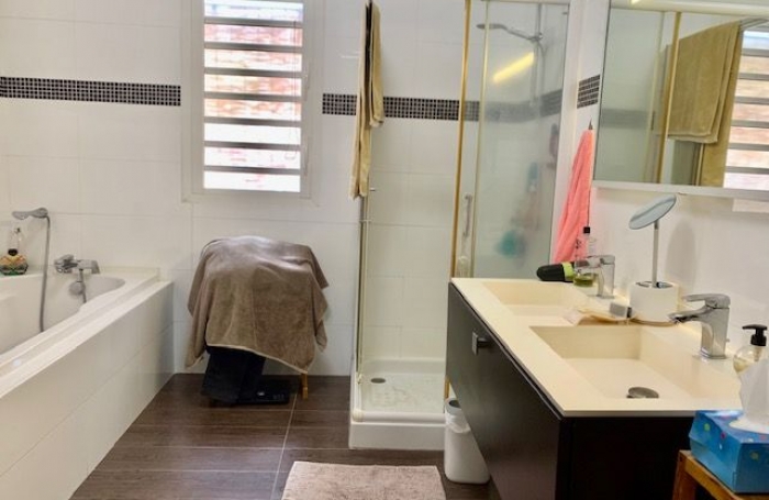 Vente Maison 193m&sup2; 6 pi&#232;ces Saint Gilles les Bains