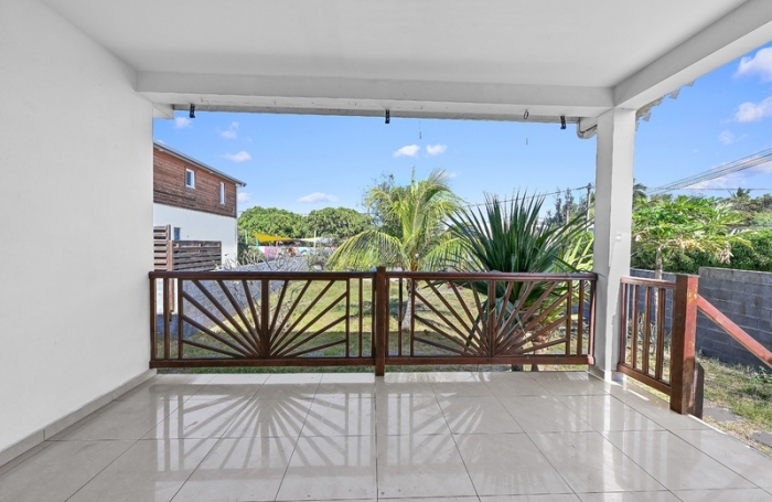 Vente Maison 95m&sup2; 4 pi&#232;ces Saint Gilles les Bains