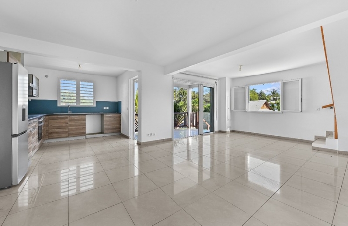 Vente Maison 95m&sup2; 4 pi&#232;ces Saint Gilles les Bains