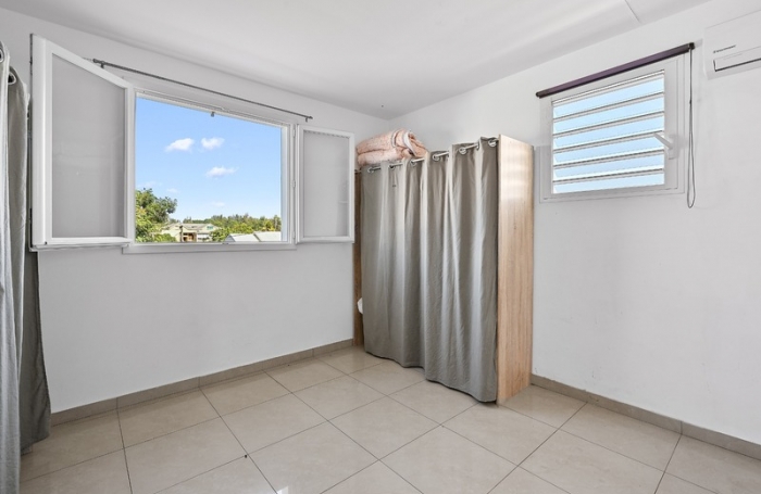 Vente Maison 95m&sup2; 4 pi&#232;ces Saint Gilles les Bains