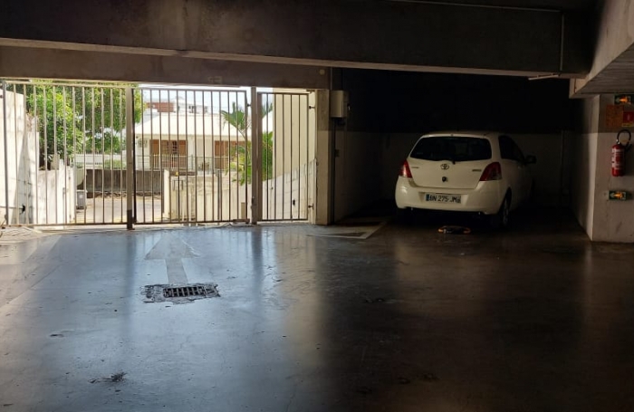 Vente Parking 97490