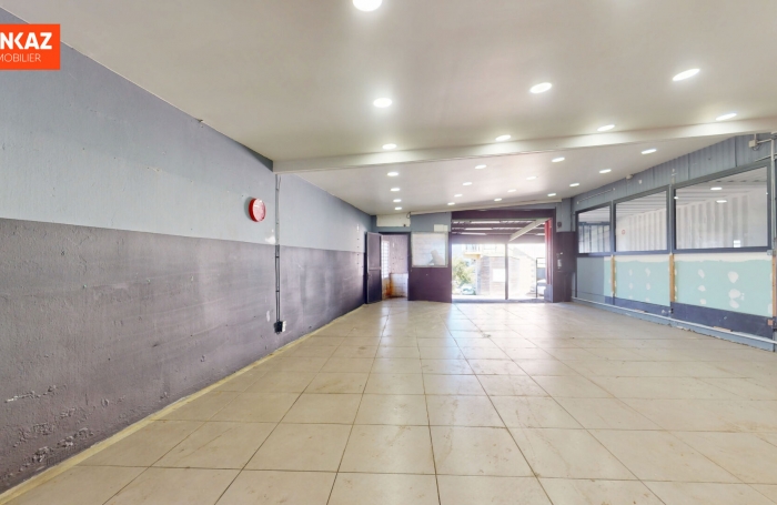 Location Local commercial 120m² 1 pièce Saint-Pierre