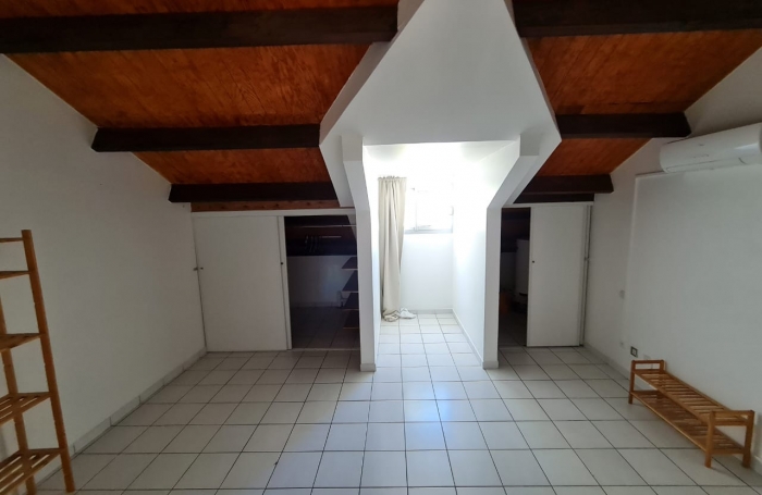 Vente Appartement 69.73m&sup2; 3 pièces Saint Gilles les Bains