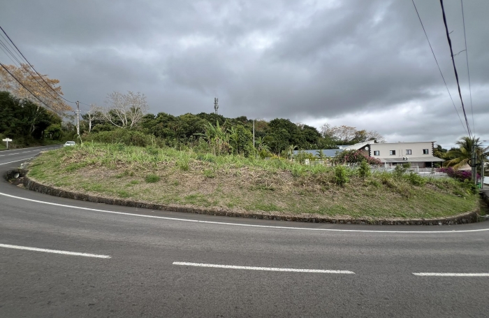 TERRAIN BORNE 589M2 SECTEUR LA RIVIERE ST LOUIS