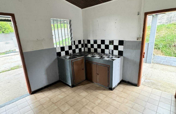 VILLA T3 AVEC TRAVAUX - ST LOUIS GOL LES HAUTS