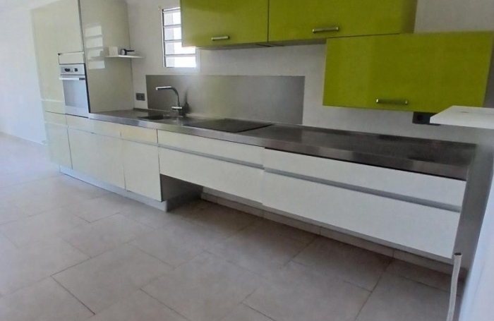 Vente Maison 270m&sup2; 10 pièces Saint Gilles les Bains