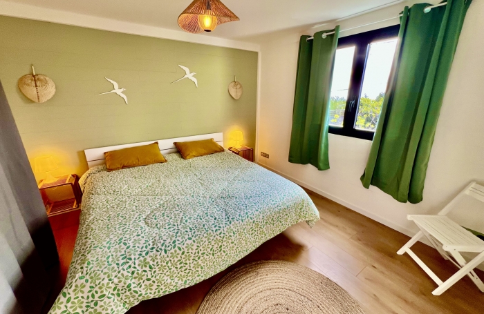 TAMPON 97430 - VILLA ATYPIQUE - BEAUX VOLUMES - VASTE PARCELLE - QUARTIER RÉSIDENTIEL